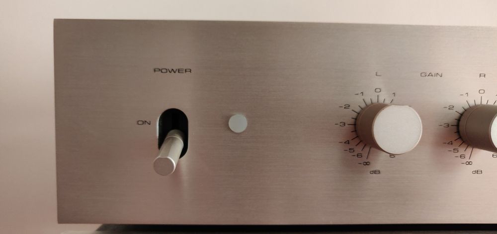 Pioneer C-21 Pré Amplificador