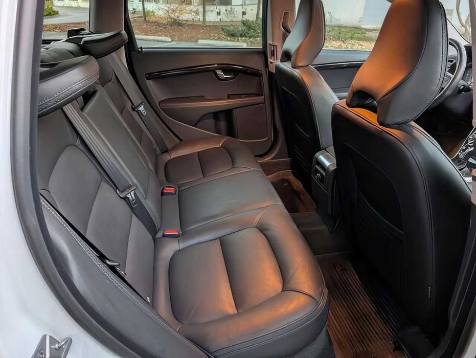 Volvo XC70      2016