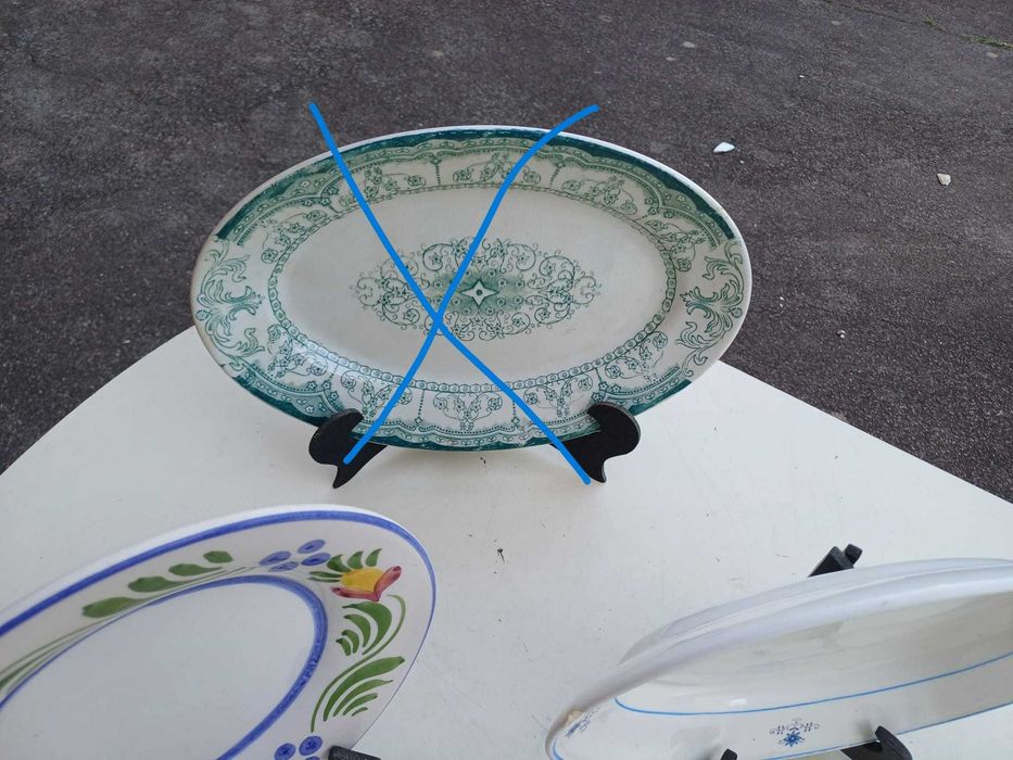 Peças de loiça antiga (2 travessas, 2 pratos e 1 malga)