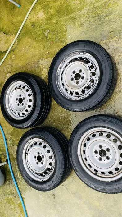 Complete tyres 205/65/16