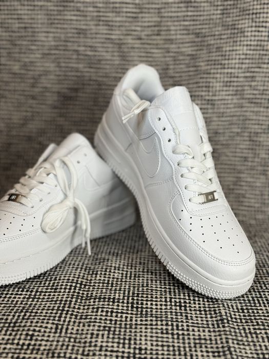 Nike Air Force 1 brancos