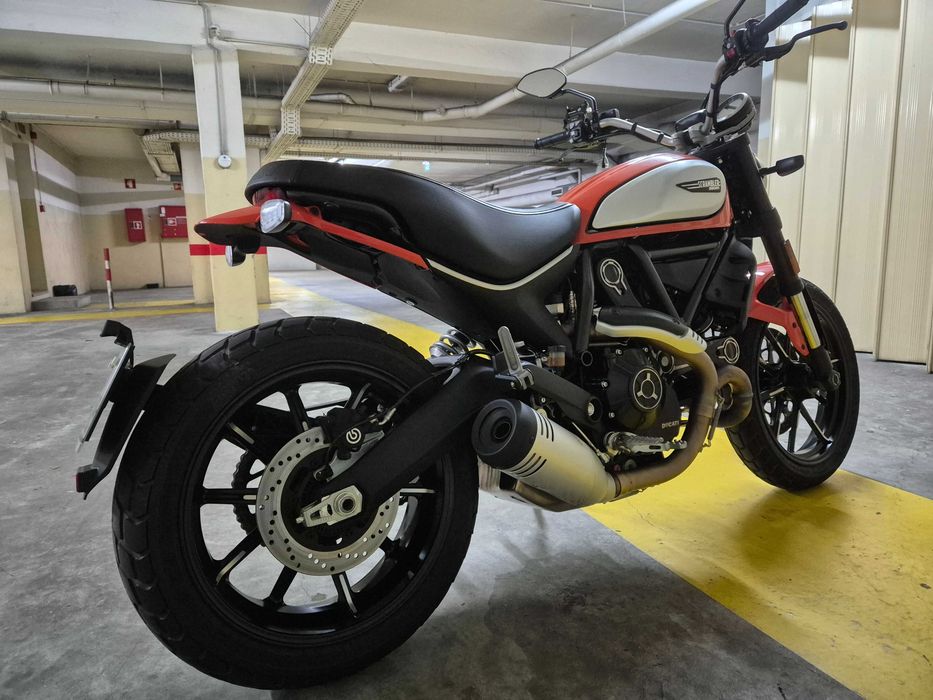Ducati Scrambler 800 Icon - Como Nova