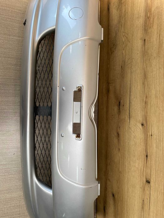 Zderzak przedni toyota yaris I kolor 199