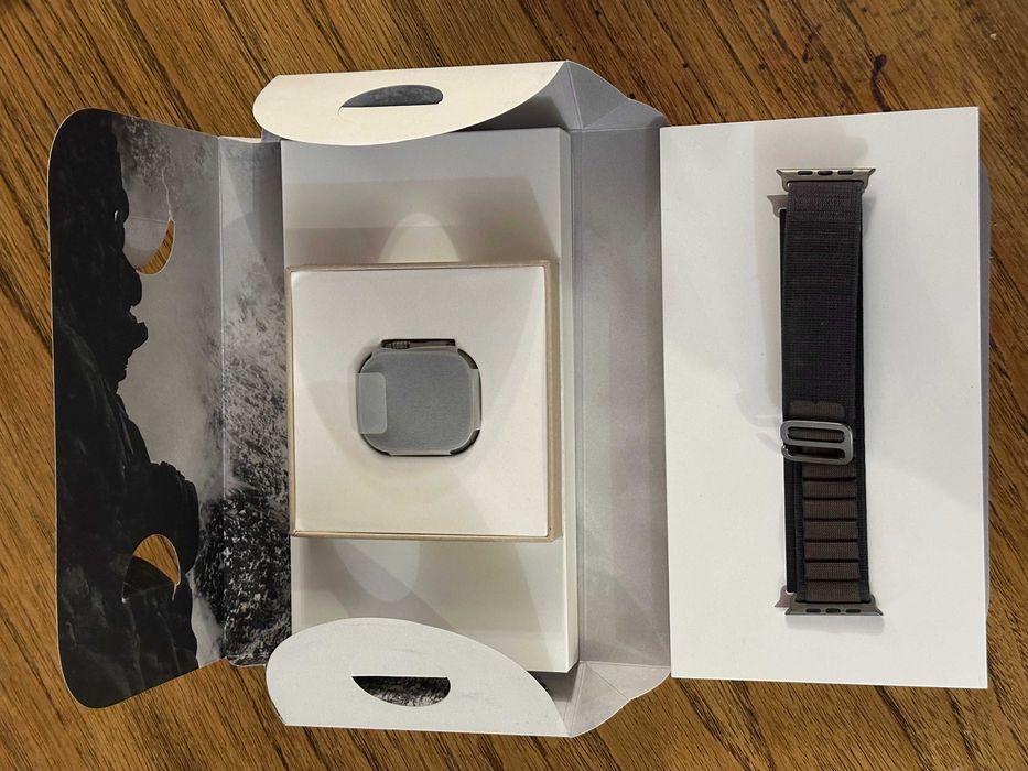 Apple Watch Ultra 2 49mm + opaska alpine loop indiego L