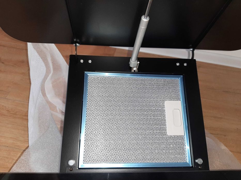 Okap Amica OKC656S typu kominowy