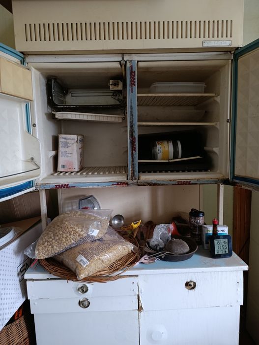 Срочно!!!  Будемо демонтувати !!! Шкаф з холодильником безкоштовно