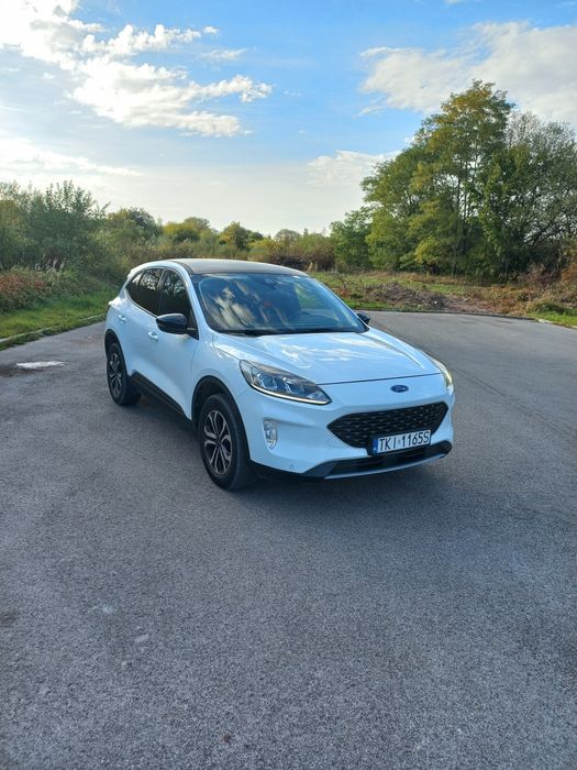 Ford Kuga Ładny.