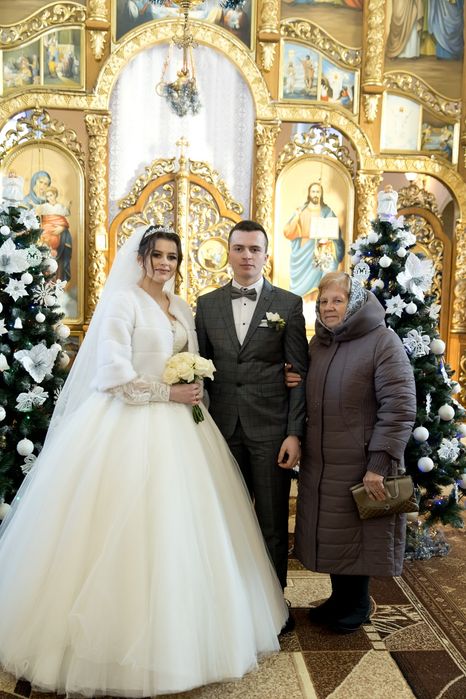 Продам плаття весільне