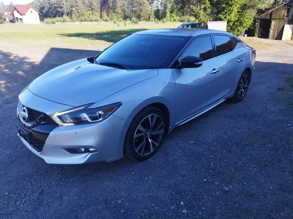 Nissan Maxima