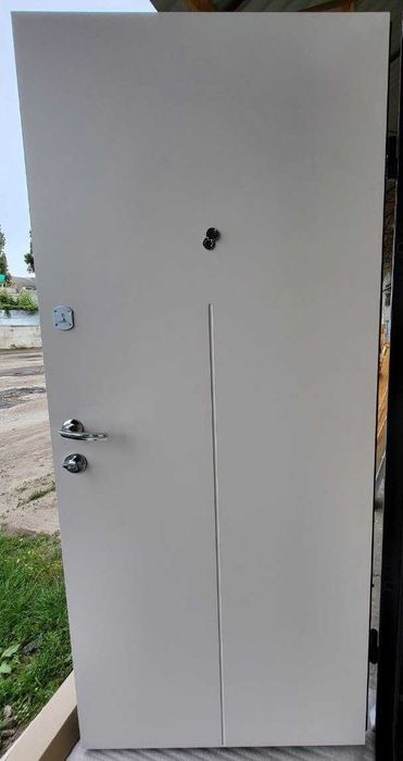 Броньовані двері «Портала Україна», серія Модерн – модель "Лайн 3"