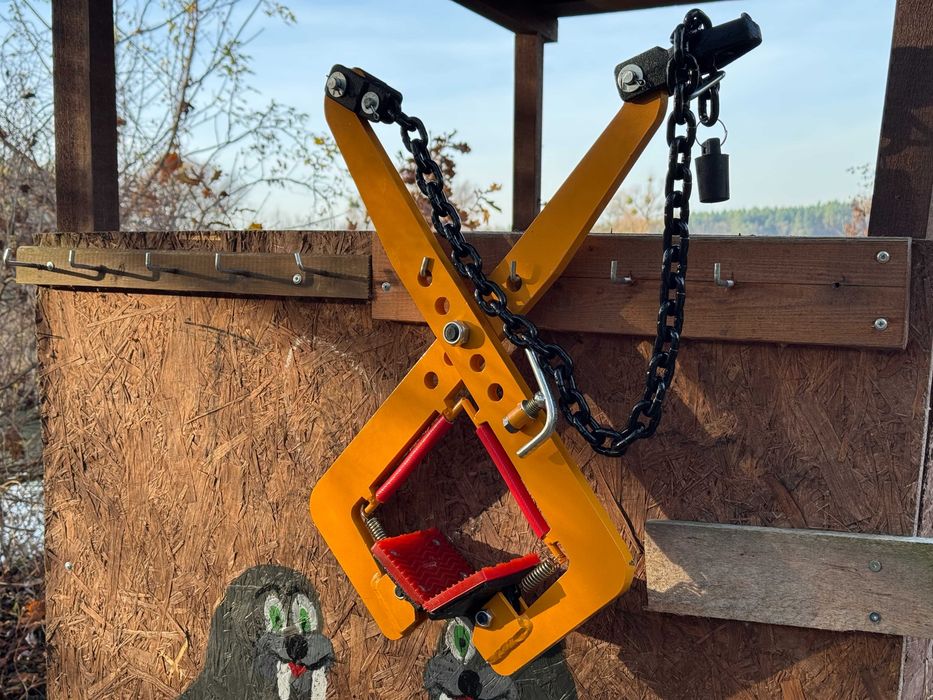 Potężny chwytak na koparkę do krawężników obrzeży regulowany 30-51 cm