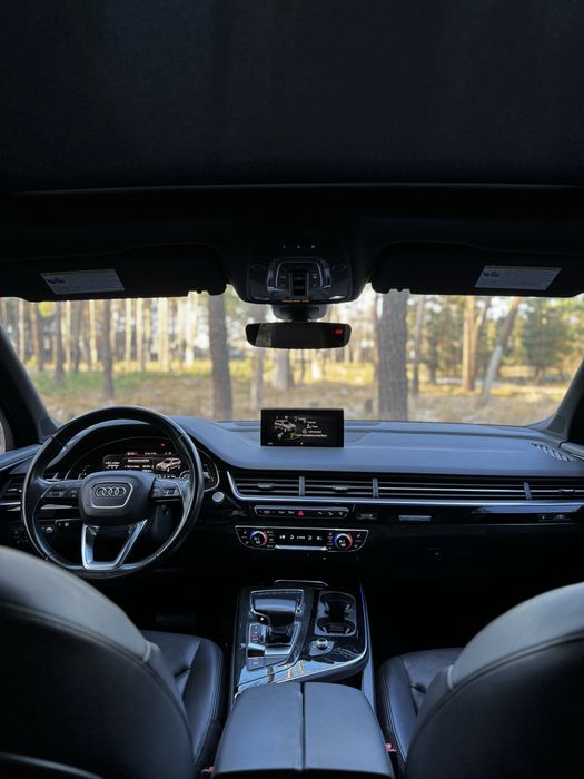 Продам Audi Q7 2017