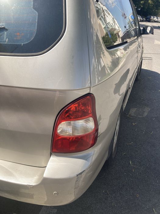 Kia carnival ano 2000