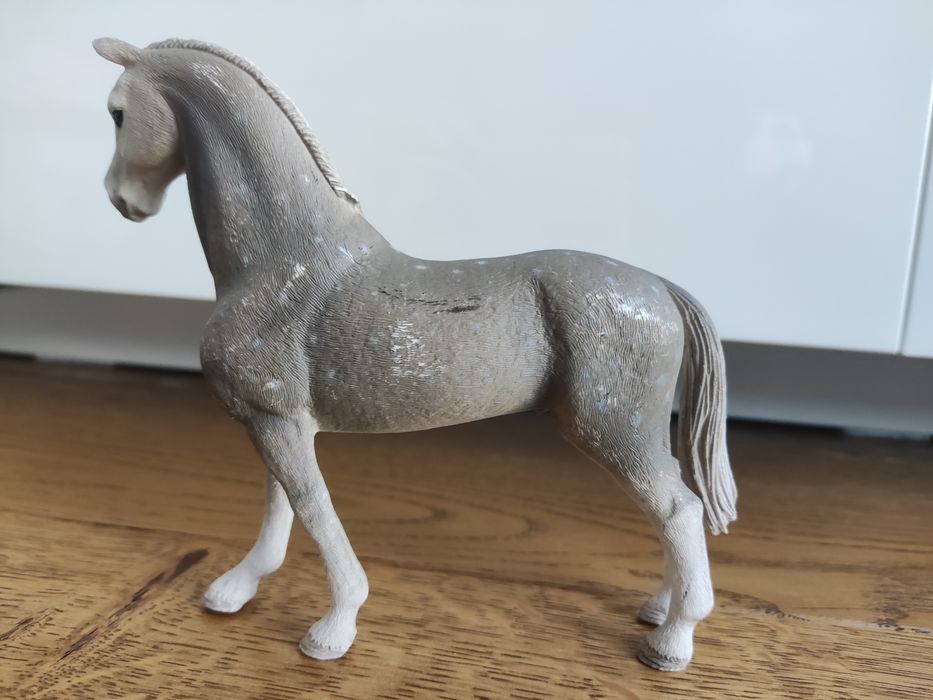 Schleich 13859 Wałach rasy Holsztyńskiej + gratis