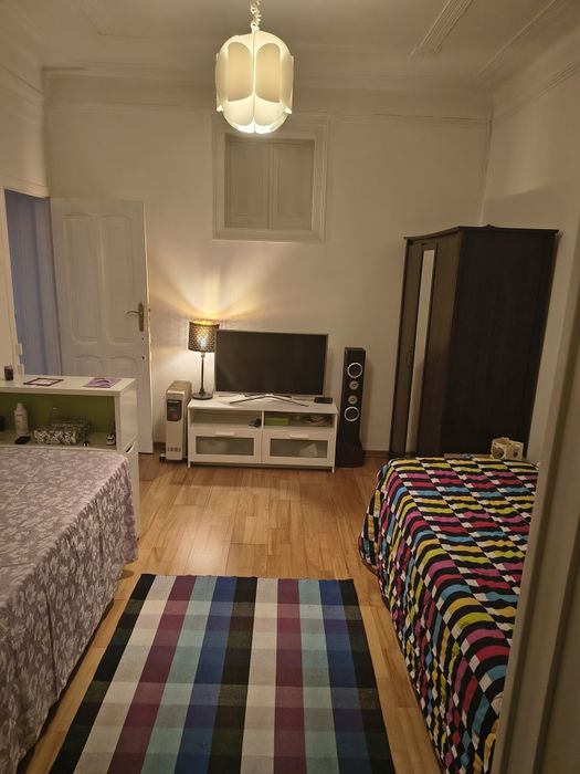 Quarto com duas cama para senhora