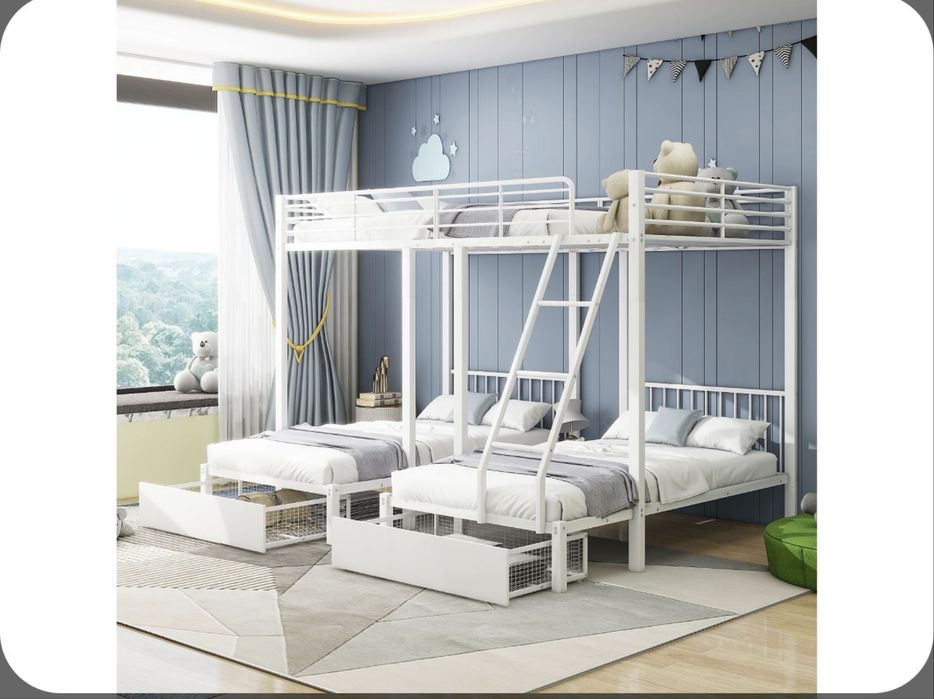 Beliches triplos com 1 cama de casal e 2 solteiro