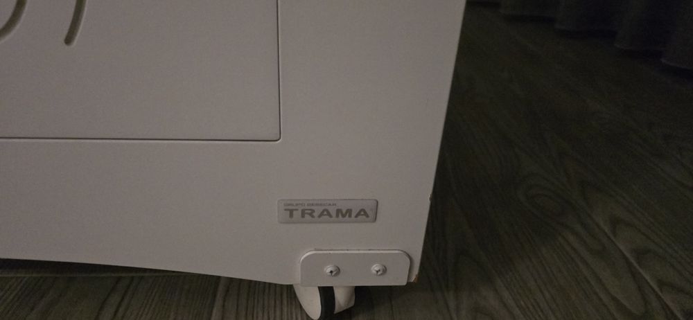 Berço em branco mate