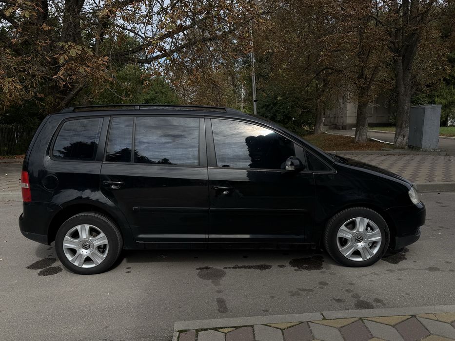 Продам Тоуран 2.0 дизель Автомат