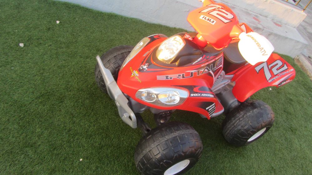 Mota 4 elétrica Feber para criança