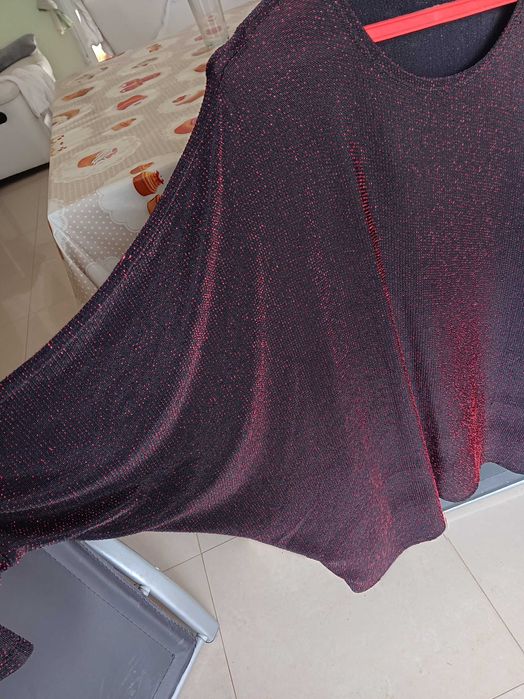 Blusa amplia de festa com fios brilhantes bordô e preto XL