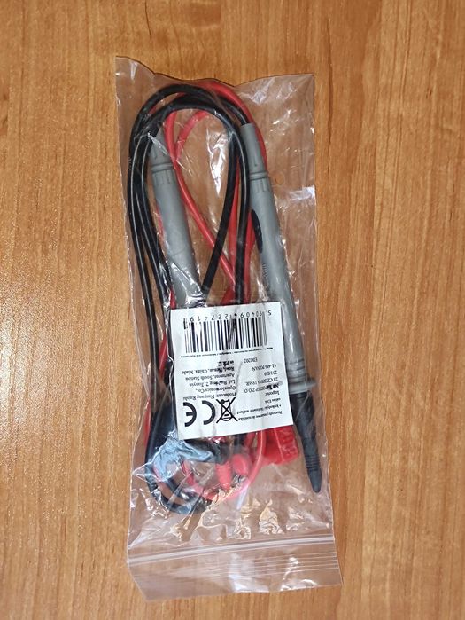 Przewody, kable do multimetru.