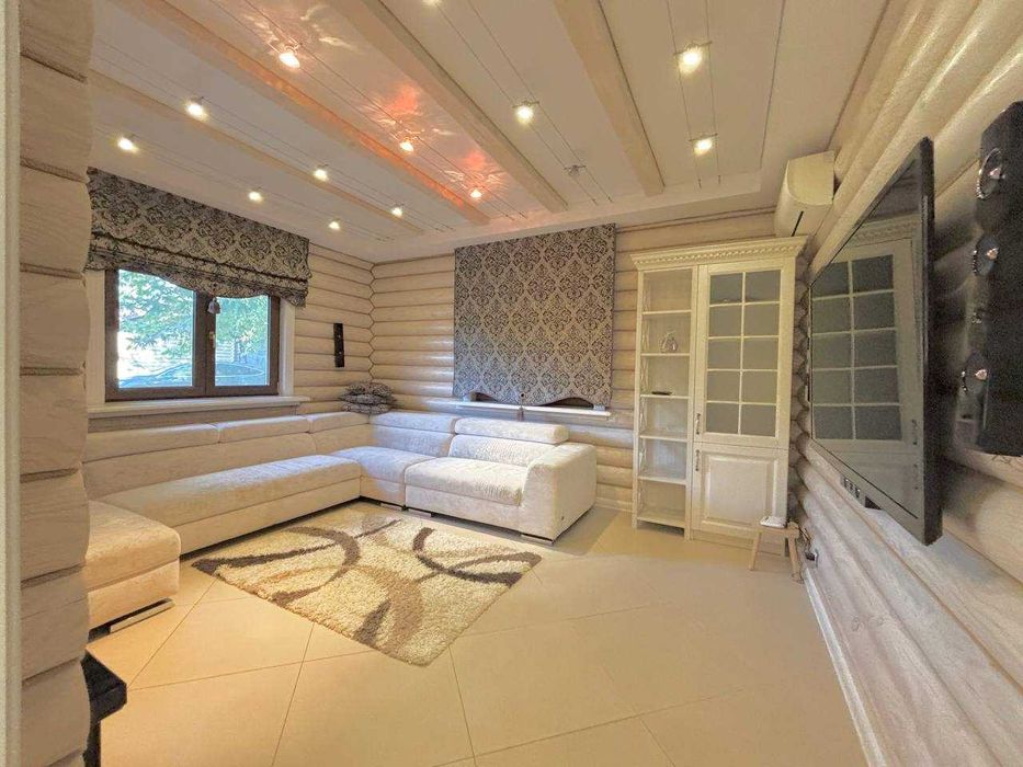 Продам дом в Новоселовке. Участок 25 сот. Солнечные панели. Бассейн.