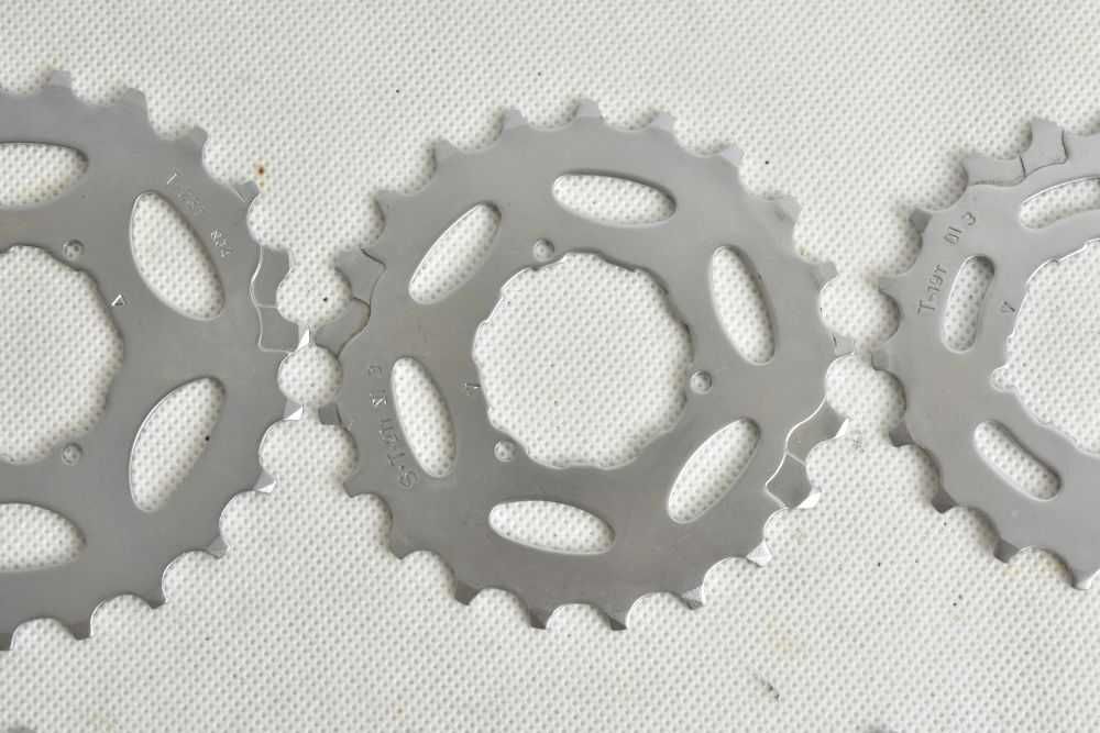 NIEUŻYWANA kaseta shimano 600 tricolor ! 8s ! 13-23z !