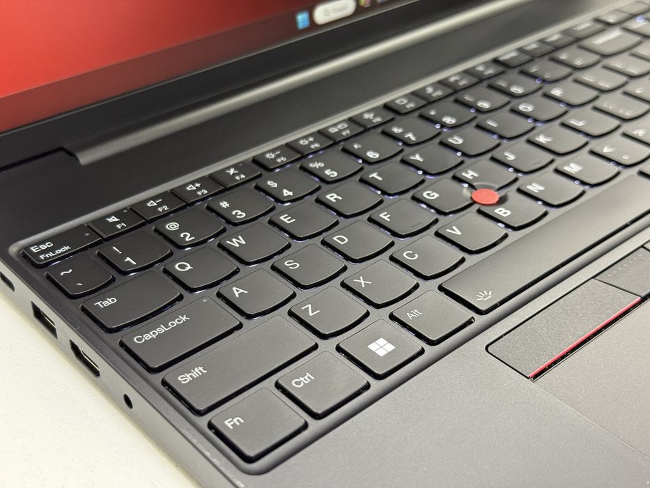 Професійний Lenovo ThinkPad E16 | i5-1335U + IRIS Xe | 16" FHD IPS | RAM 16Gb SSD 256Gb