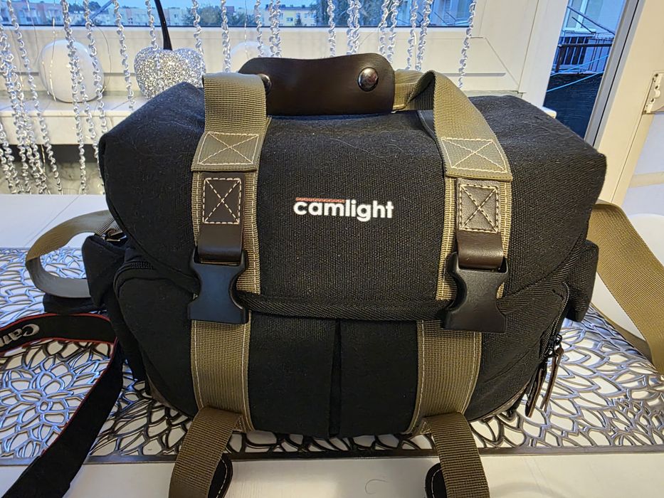 Canon R8 + obiektywy 16, 24-50, 24-100 + torba + 2 ładowarki