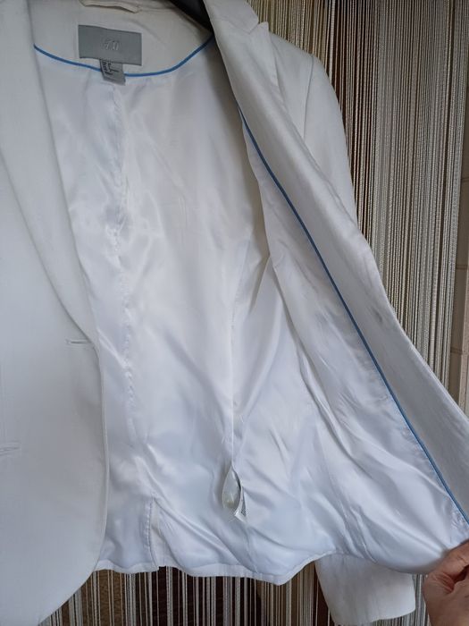 Casaco/Blazer curto, de cor branca da H&M (34/S)