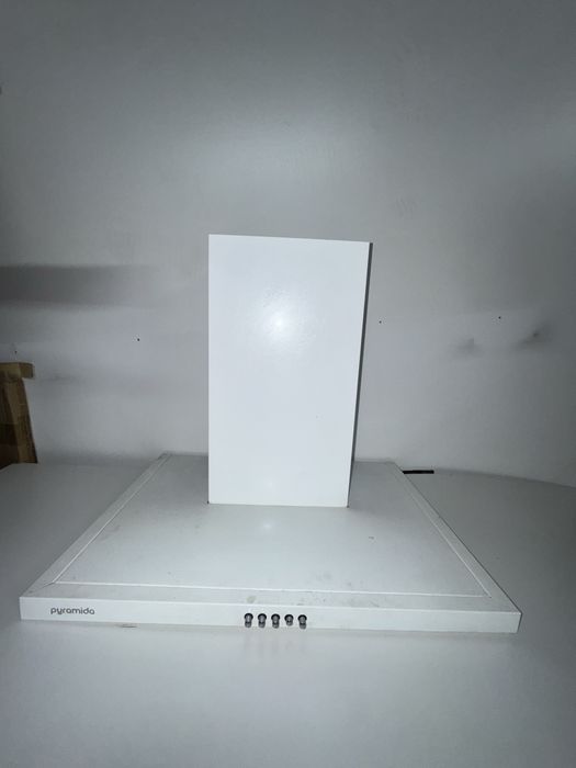 Витяжка кухонна Pyramida KT 60 WH