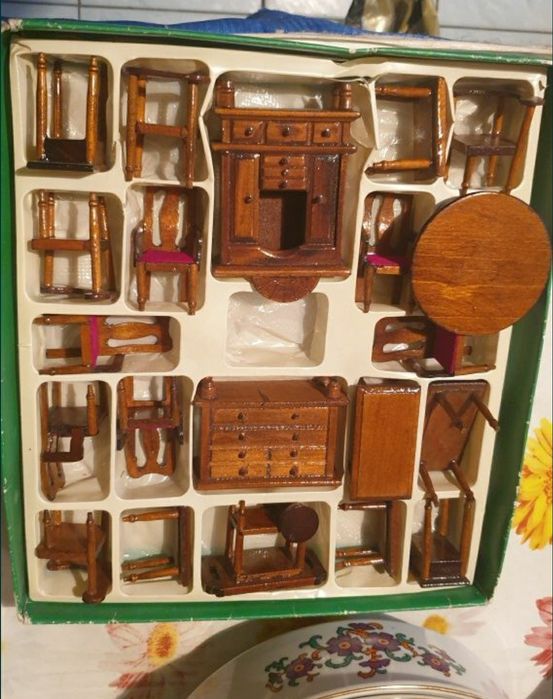 Drewniane miniaturowe stare mebelki dla lalki lalek, ręcznie robione