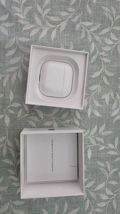 Airpods 4 APPLE (In Ear - Microfone - Active Noise Cancelling