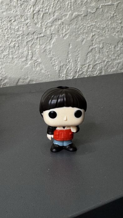 фігурки дивні дива кіндер stranger things kinder