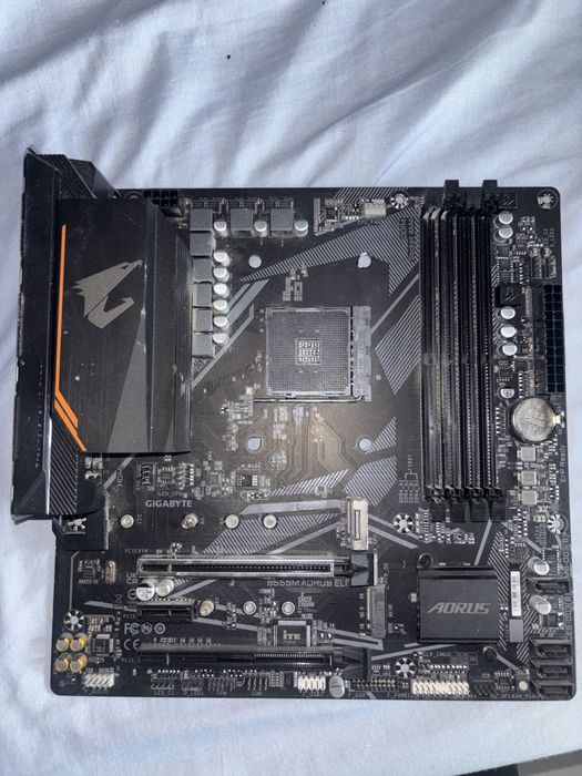 Gigabyte B550M AORUS ELITE