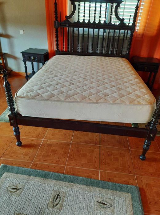 Mobilia de Quarto Antiga