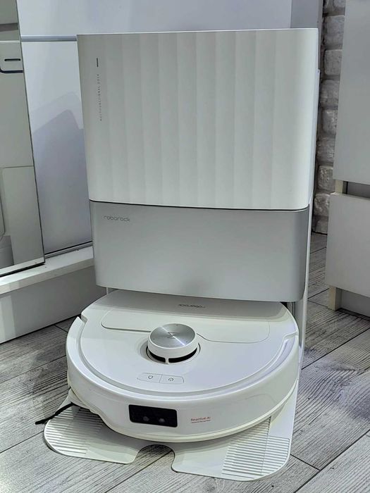 Roborock Qrevo Master robot odkurzający z funkcją wycierania i wysuwanym mopem, konstrukcja FlexiArm HyperForce