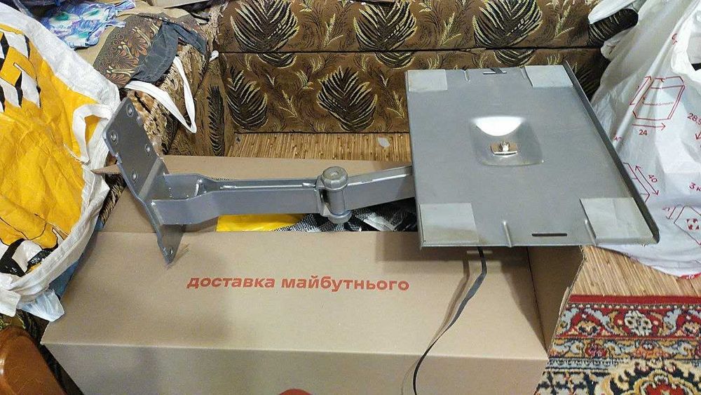 Крепление под монитор, микроволновку, динамики, телевизор на стену