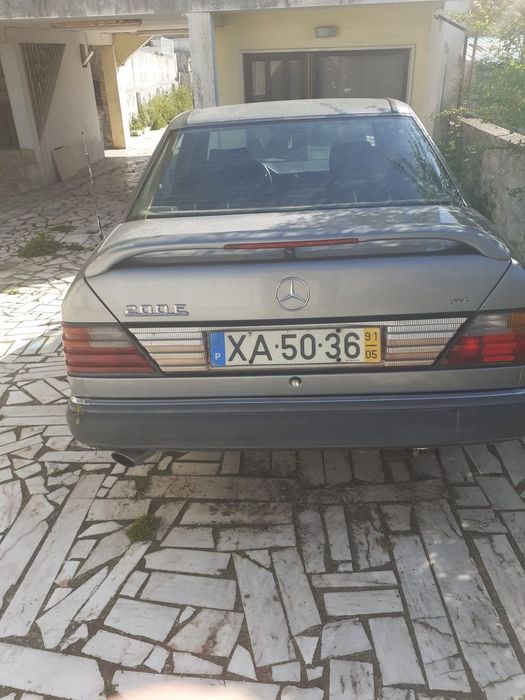 Mercedes-Benz E 200 foto 4