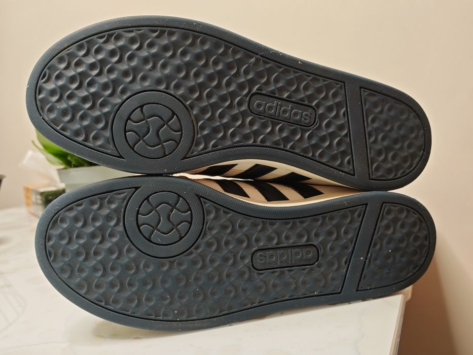 Adidas Courtset  42 р