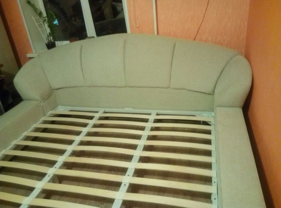 Продам велику кровать
