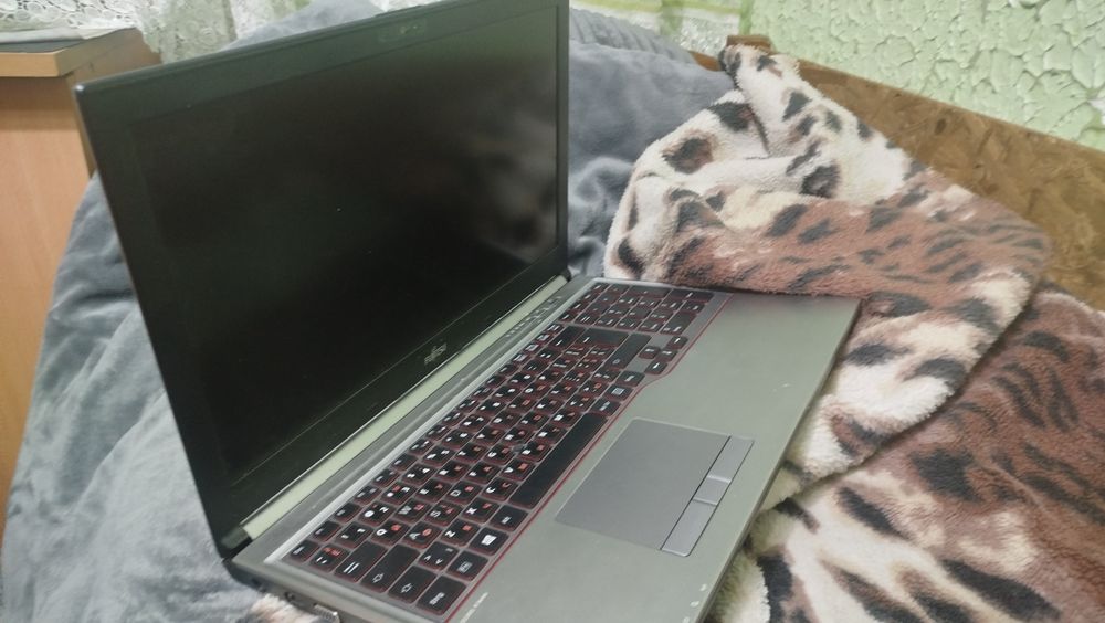 Fujitsu Celsius H760 / 15.6"