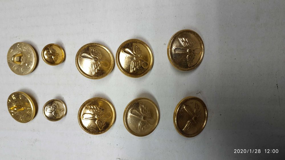 продам пуговицы аллюминивые,гражданской авиации.