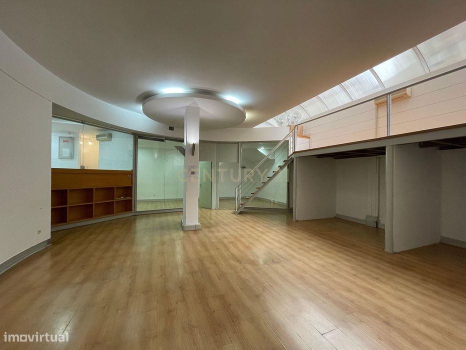 Atelier de 133m² junto ao Metro das Conchas.