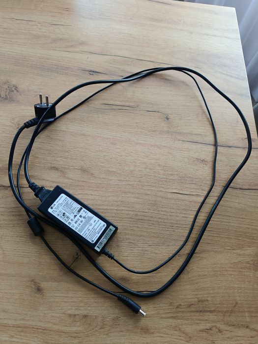 Monitor LG Flatron E2250T-PN