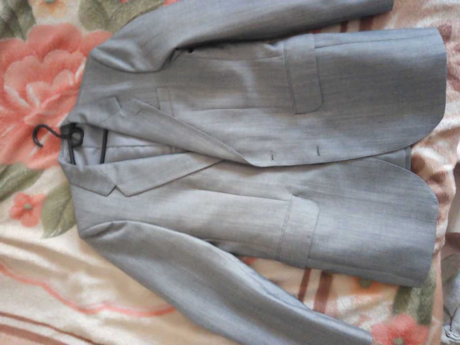 Классический серый костюм на парня. Размер 92С