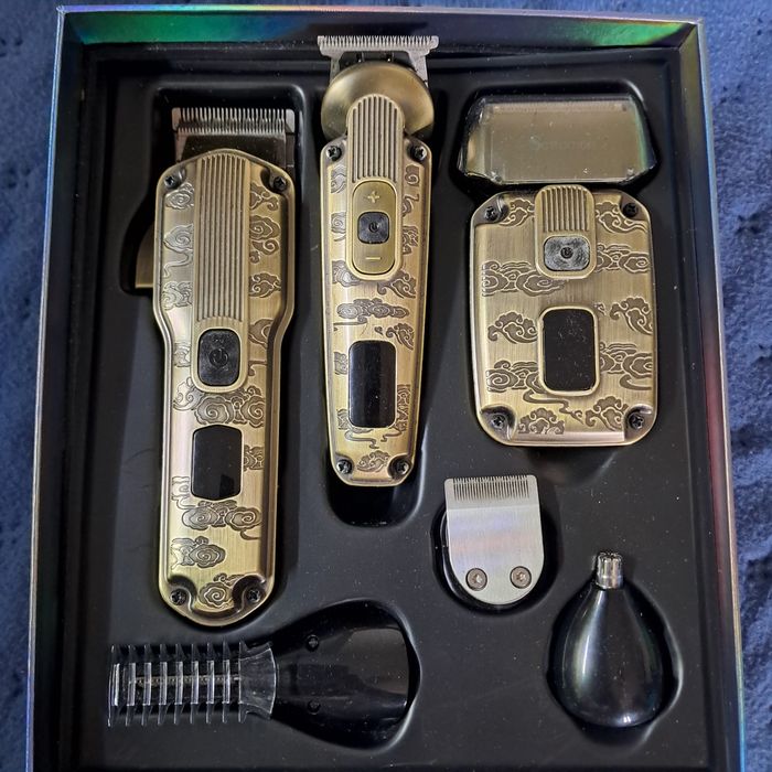 Kitty barbear profissional