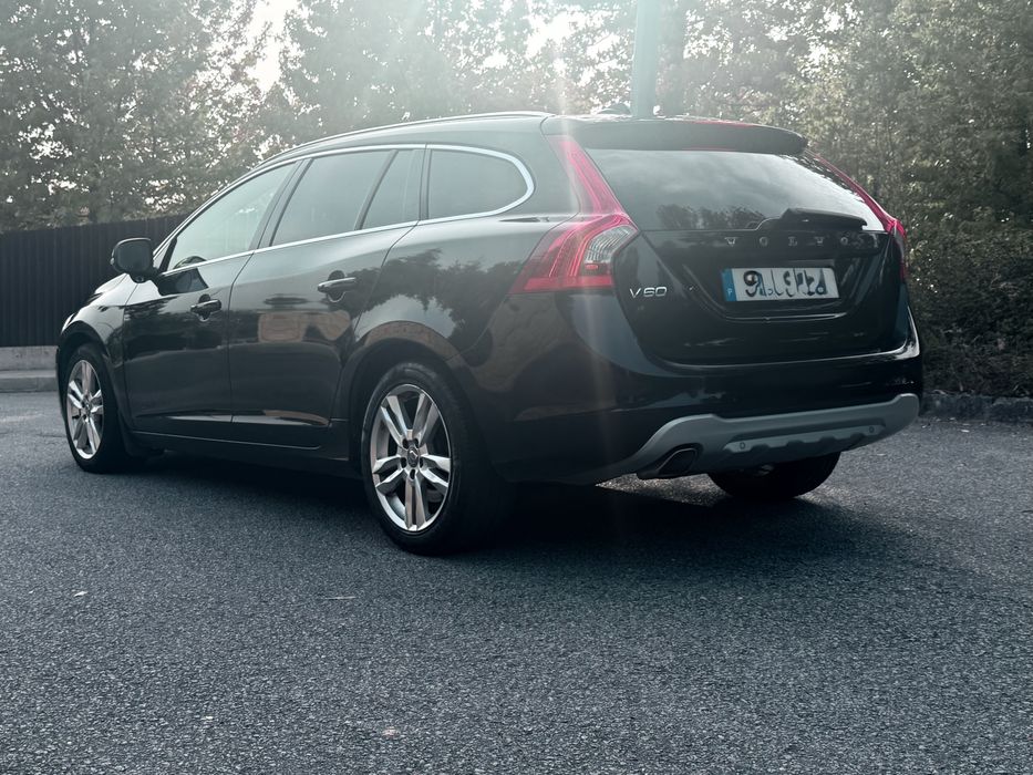 VOLVO V60  Summum Todos Extras