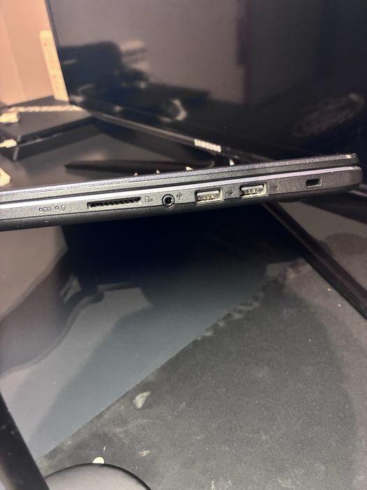 Asus vivo book AMD A9 R5 M420 2GB