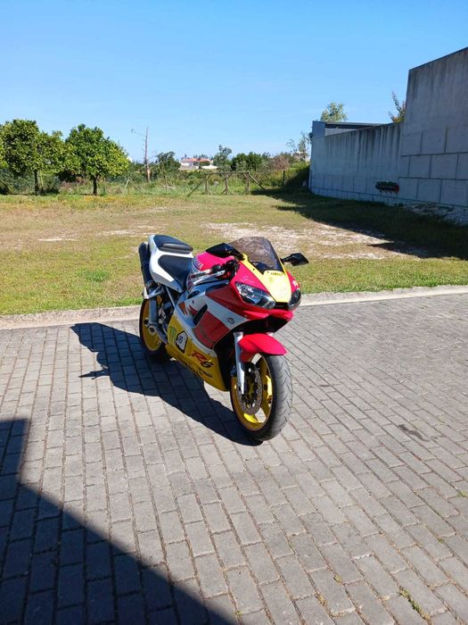 Mota Yamaha R6 em bom estado